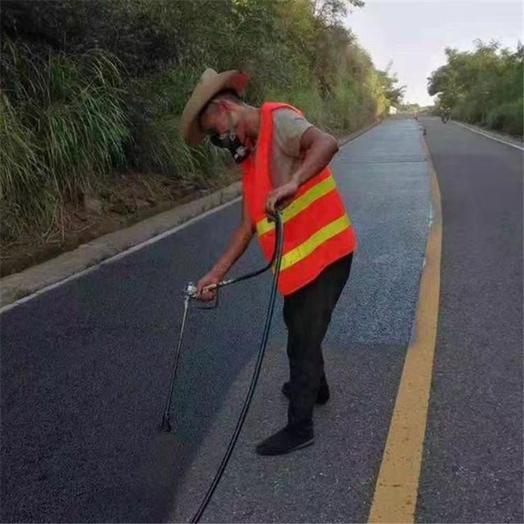 白沙 彩色防滑路面的底涂是保障路面附着力